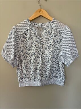 American Eagle Boho Peasant Top Size Large NWT Floral Stripes White Blue Cropped